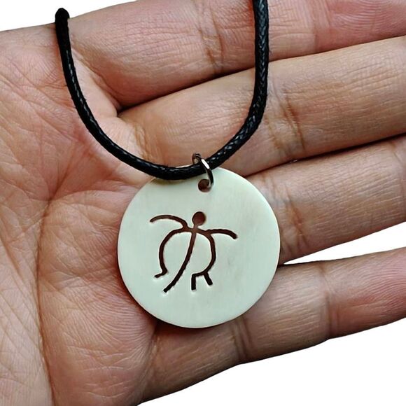 Hawaiian Petroglyph Turtle Necklace - Picture 1 of 3